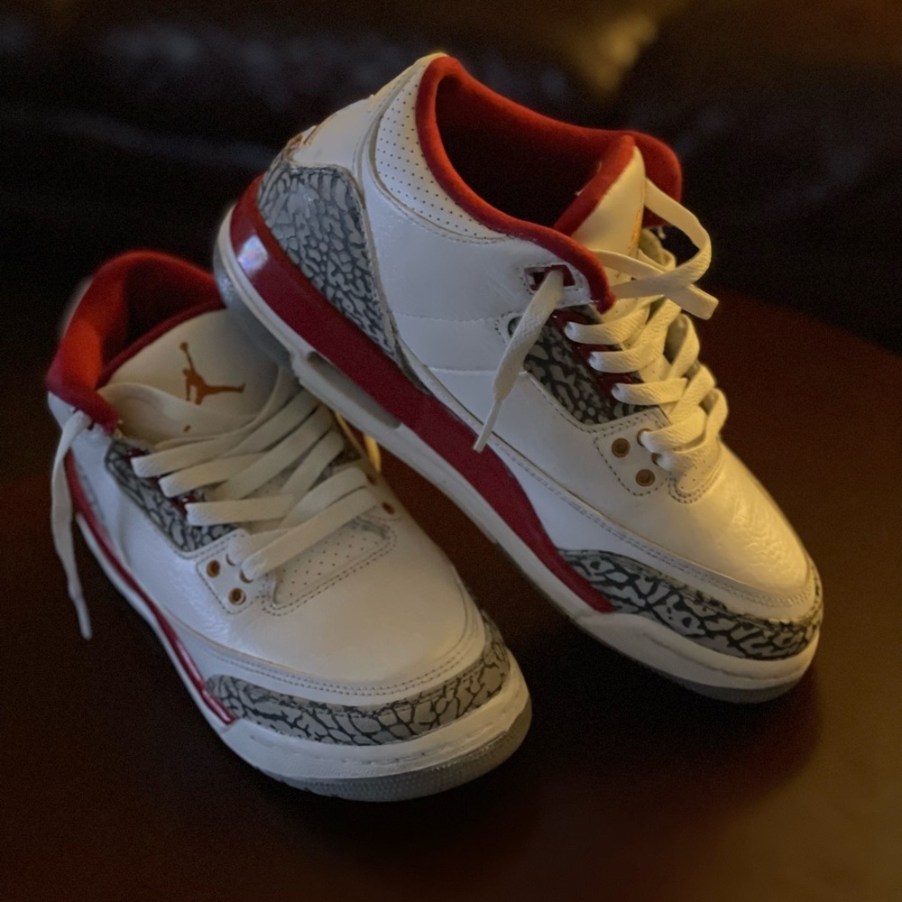 *LIKE NEW* YOUTH AIR JORDAN 3 RETRO CARDINAL RED size 7Y